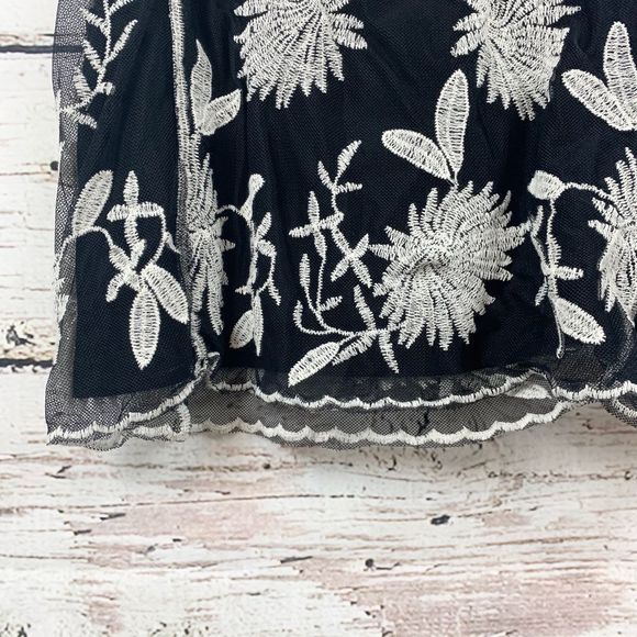 ULTRA PINK Floral Embroidered Tank - Picture 2 of 5